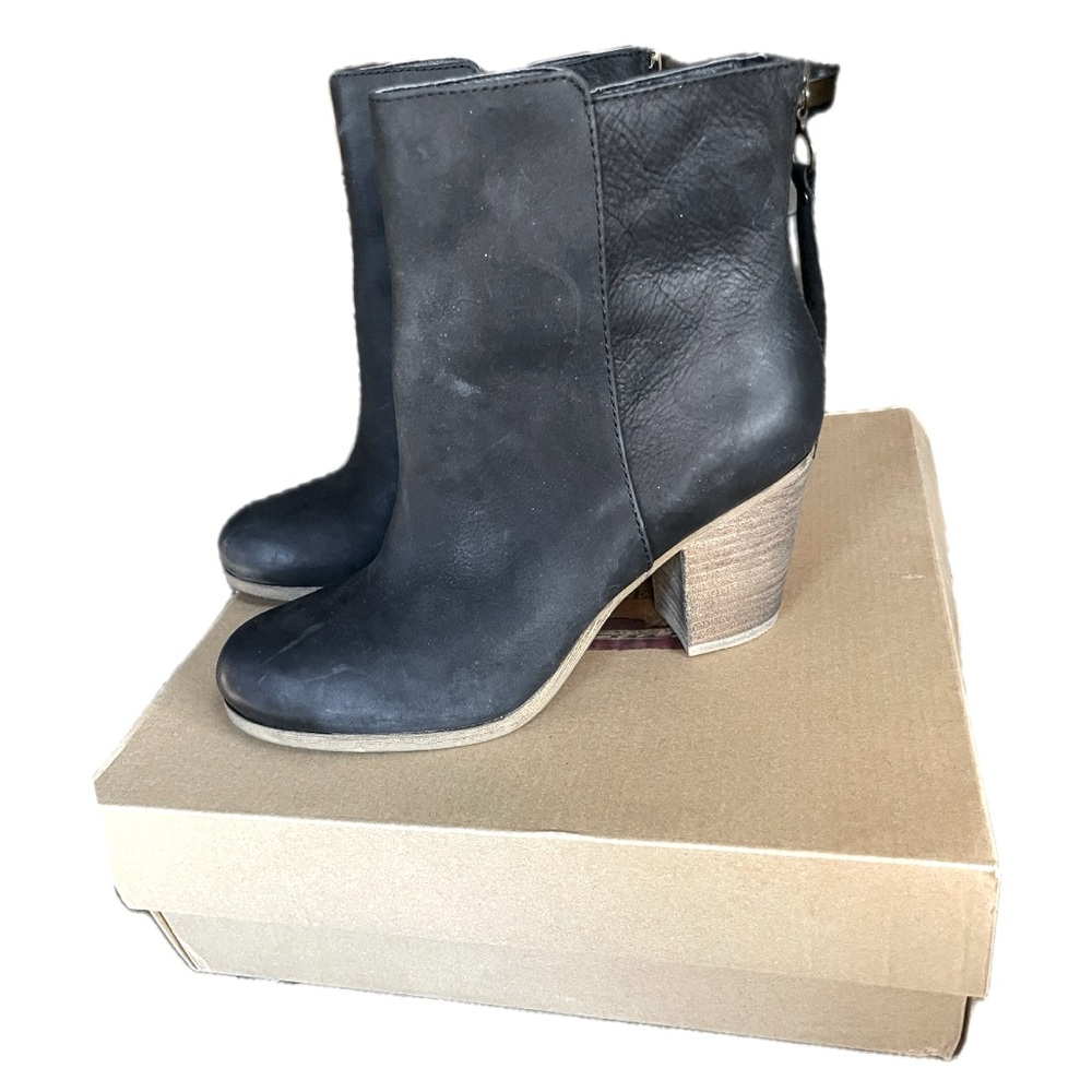 Ralph Lauren Women’s ankle boots, leather, black, size 7.5 US, new never worn